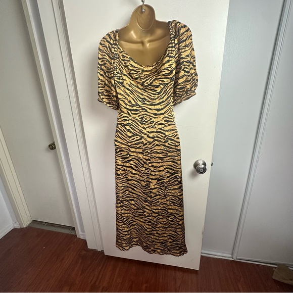 Song of Style Revolve Everly Tiger Multi Button/Tie Front Cutout Dress NWOT S - Picture 5 of 15